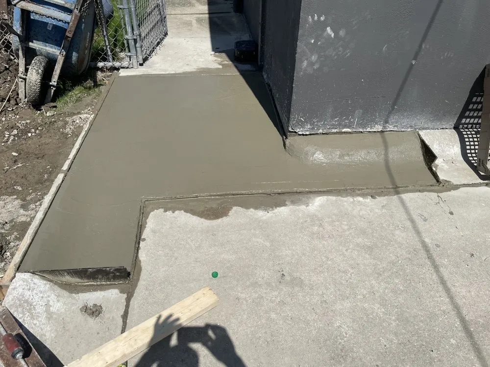 Affordable landscape design for residential properties in Roseville, MI by Baylyn Development