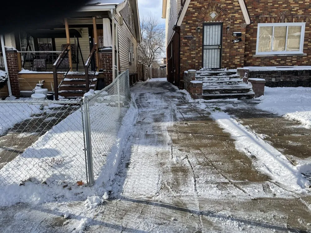 Reliable landscaping services experts serving Roseville, MI - Baylyn Development