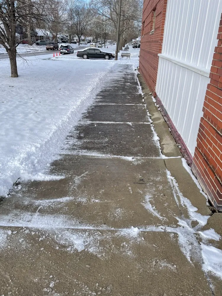 Expert outdoor landscaping for homes in Roseville, MI by Baylyn Development