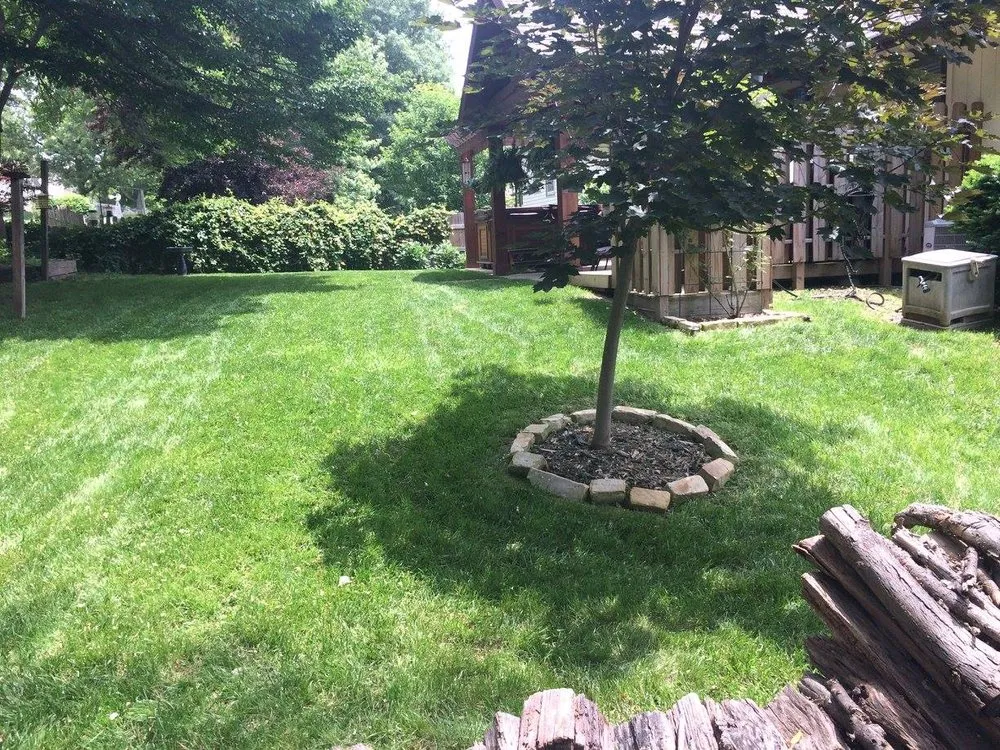 Local residential landscaping with custom design in Leavenworth, KS by Baynham Lawn Care Services