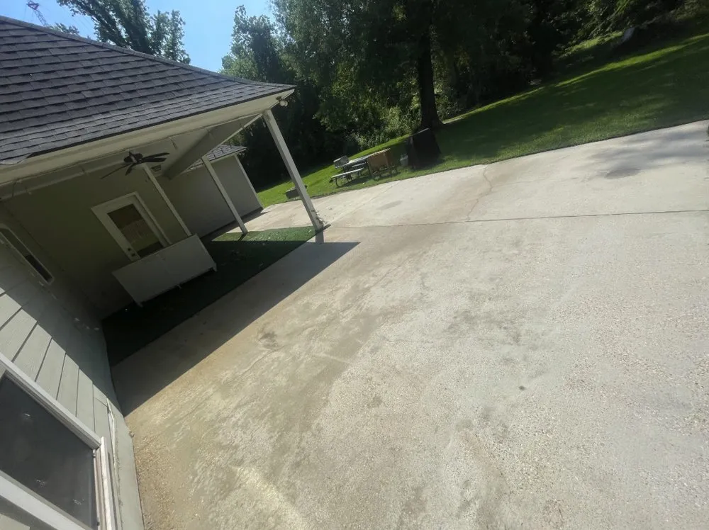 Reliable outdoor landscaping near you in Gonzales, LA by Bayoo Cleaners