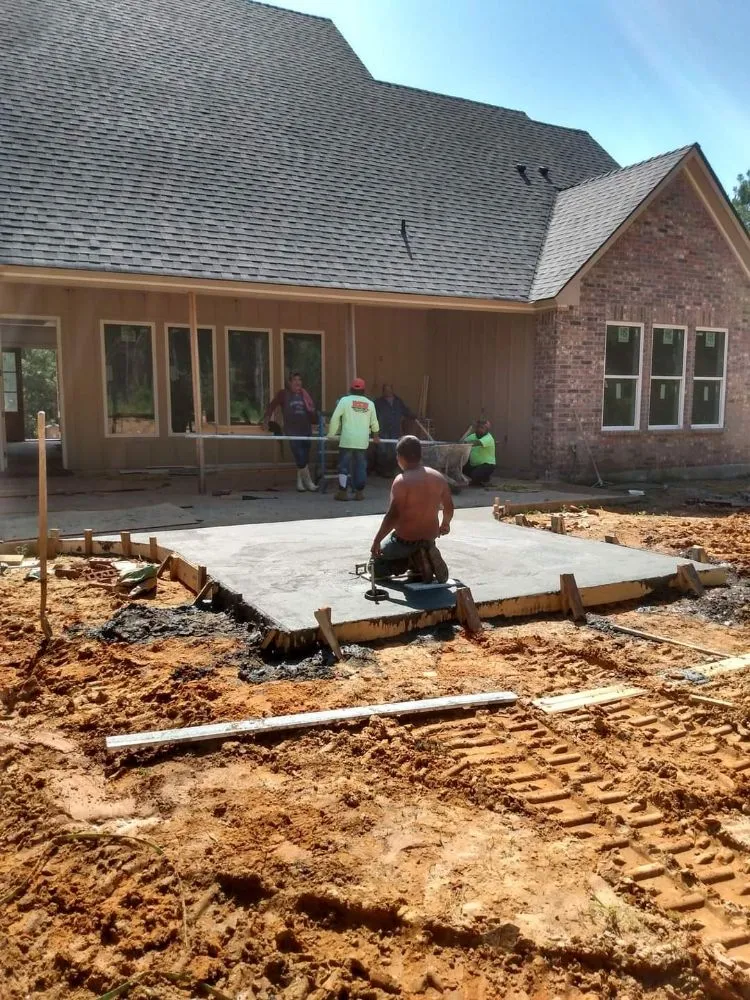 Top-rated yard cleanup service in Shreveport, LA - Bayou Builders Construction and Outdoor Services