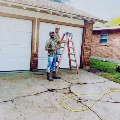 Bayou Builders Construction and Outdoor Services Logo