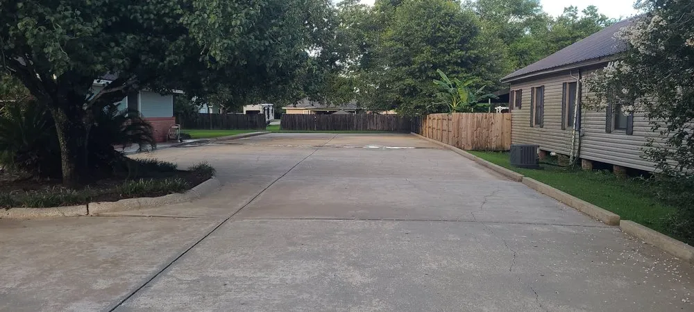 Custom yard maintenance in Lake Charles, LA - Bayou Teche Landcare