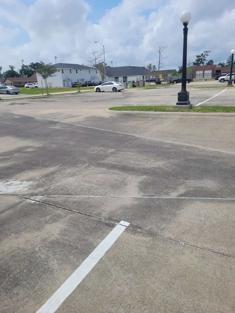 Professional outdoor landscaping in Lake Charles, LA by Bayou Teche Landcare