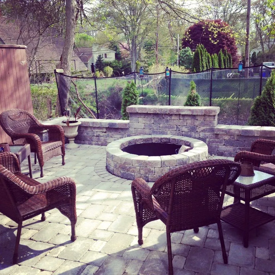 Professional lawn care service experts serving Bristol, RI - Bayside Landscaping