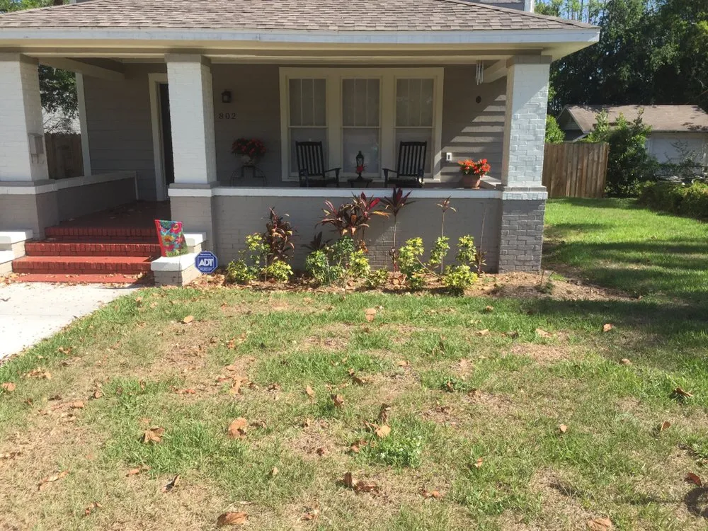 Custom lawn mowing service experts serving Tampa, FL - Bayview Lawn Care