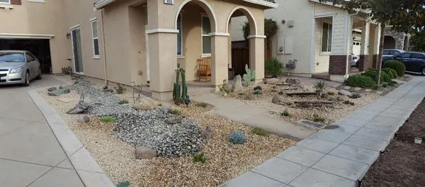 Bayviews Landscape Logo