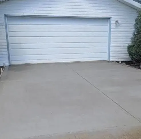 Expert lawn mowing service for homes in Tallahassee, FL by B&B Concrete & Landscaping