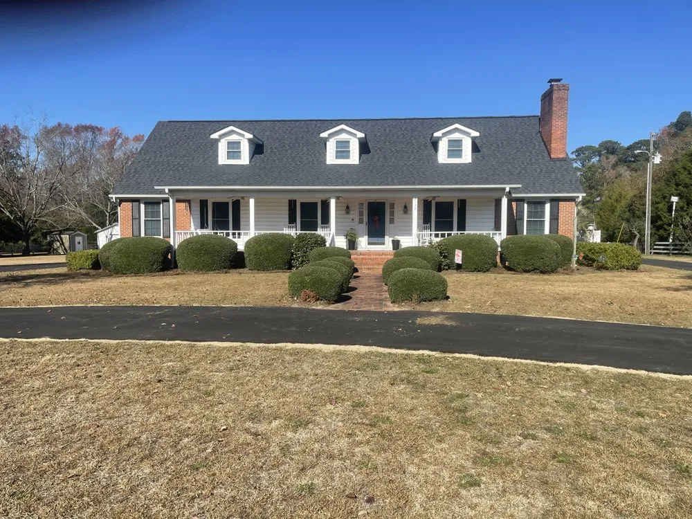 Affordable lawn care service experts serving Florence, SC - B&B Groundworks