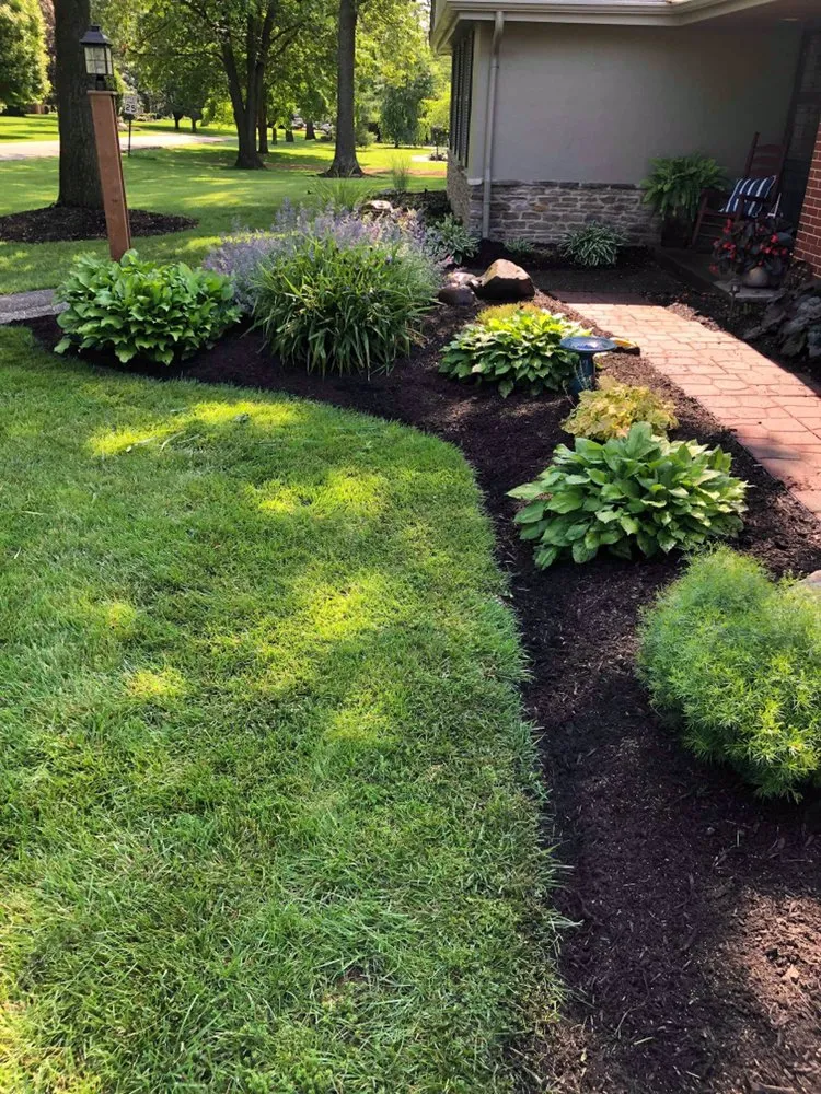 Local lawn care service experts serving Hamilton, OH - B&B landscape & Tree Service