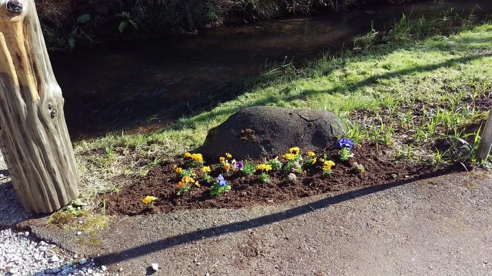 Local lawn mowing service for homes in Estacada, OR by B&B Landscaping