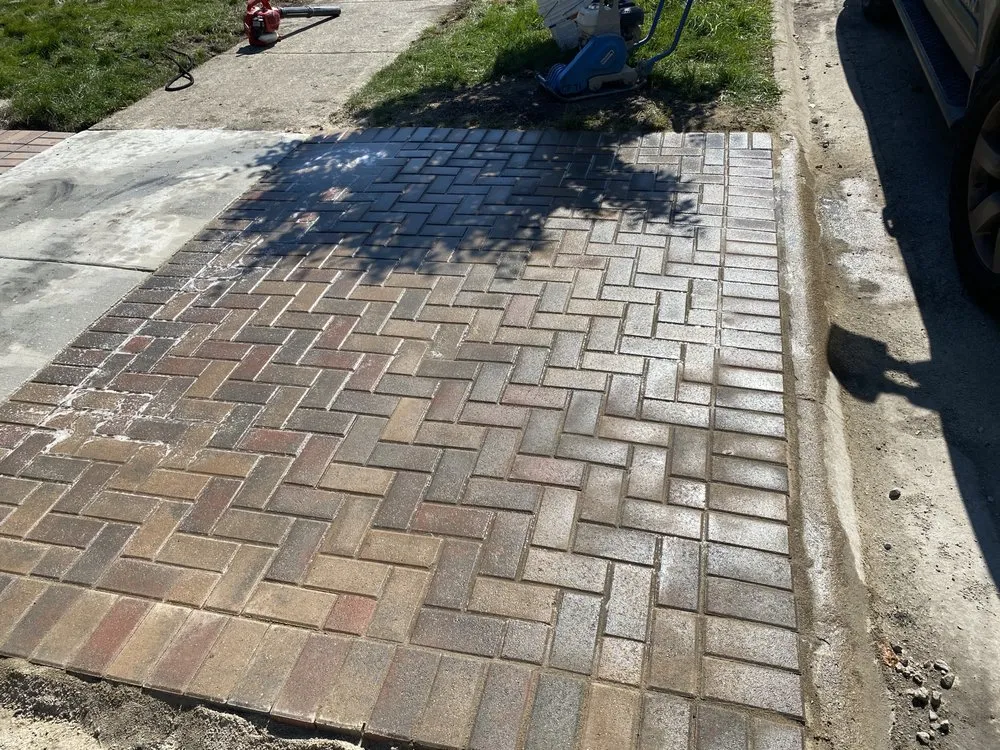 Professional lawn mowing service experts serving Oak Park, IL - B&B Landscaping Services