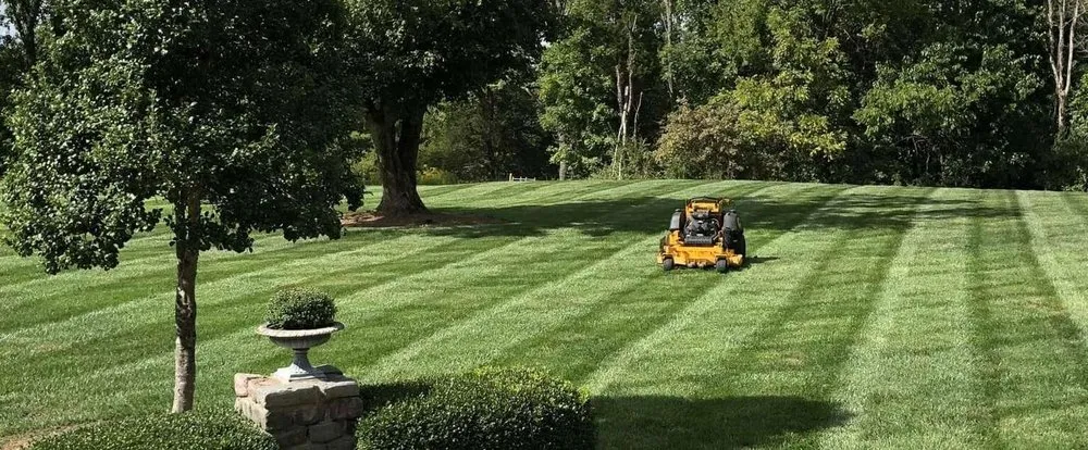 Professional yard maintenance for homes in Louisville, KY by BB Lawn & Landscape