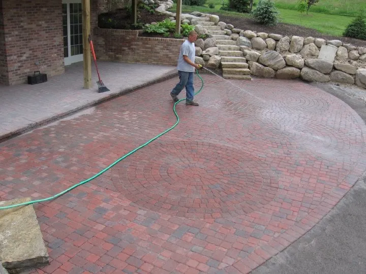 Affordable landscape design in North Branch, MI by B&B Lawn & Landscape