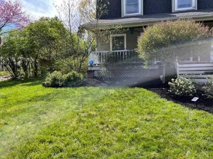 Professional lawn care service experts serving Cincinnati, OH - B&B Lawn & Landscaping