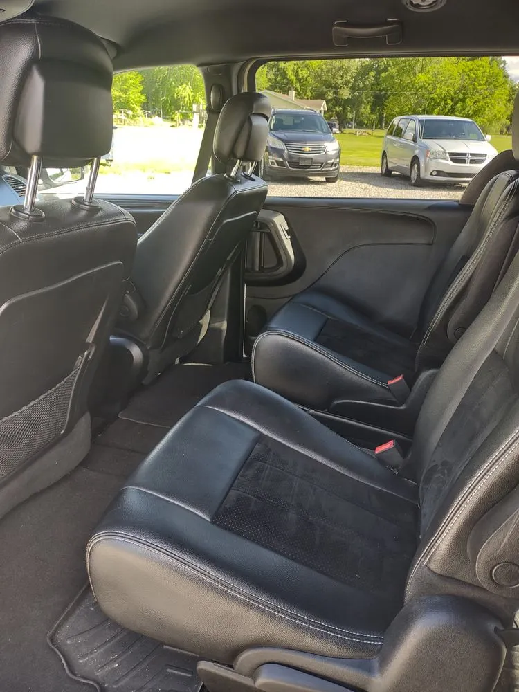 Professional residential landscaping near you across Fairfield, IL - B&B Lawn Care & Auto Detail