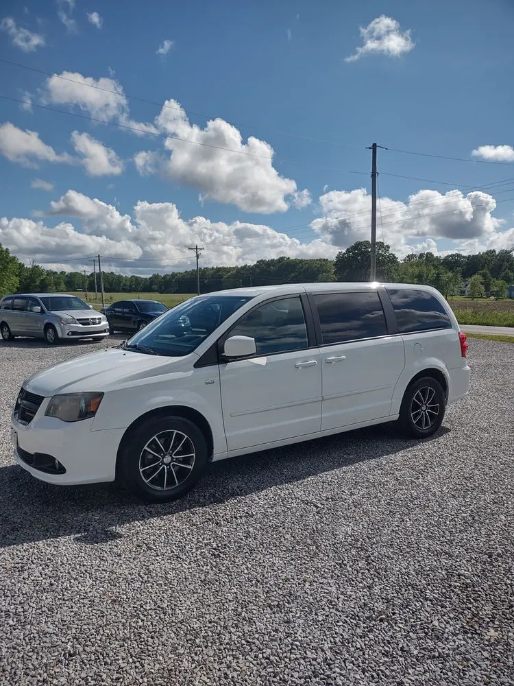 Top-rated landscape installation in Fairfield, IL - B&B Lawn Care & Auto Detail