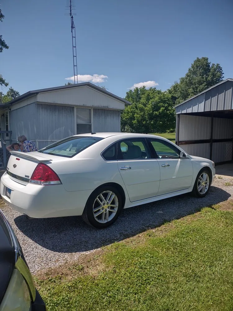 Affordable garden landscaping near you in Fairfield, IL by B&B Lawn Care & Auto Detail