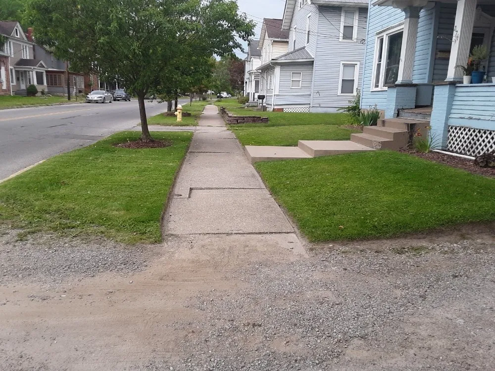 Reliable lawn care service in Ashland, OH by BB Lawn Care