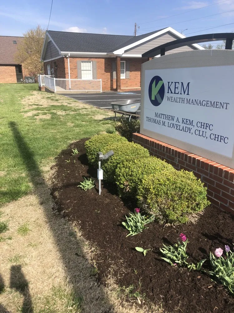 Affordable garden landscaping for homes in Cerulean, KY by B&B Lawn Care