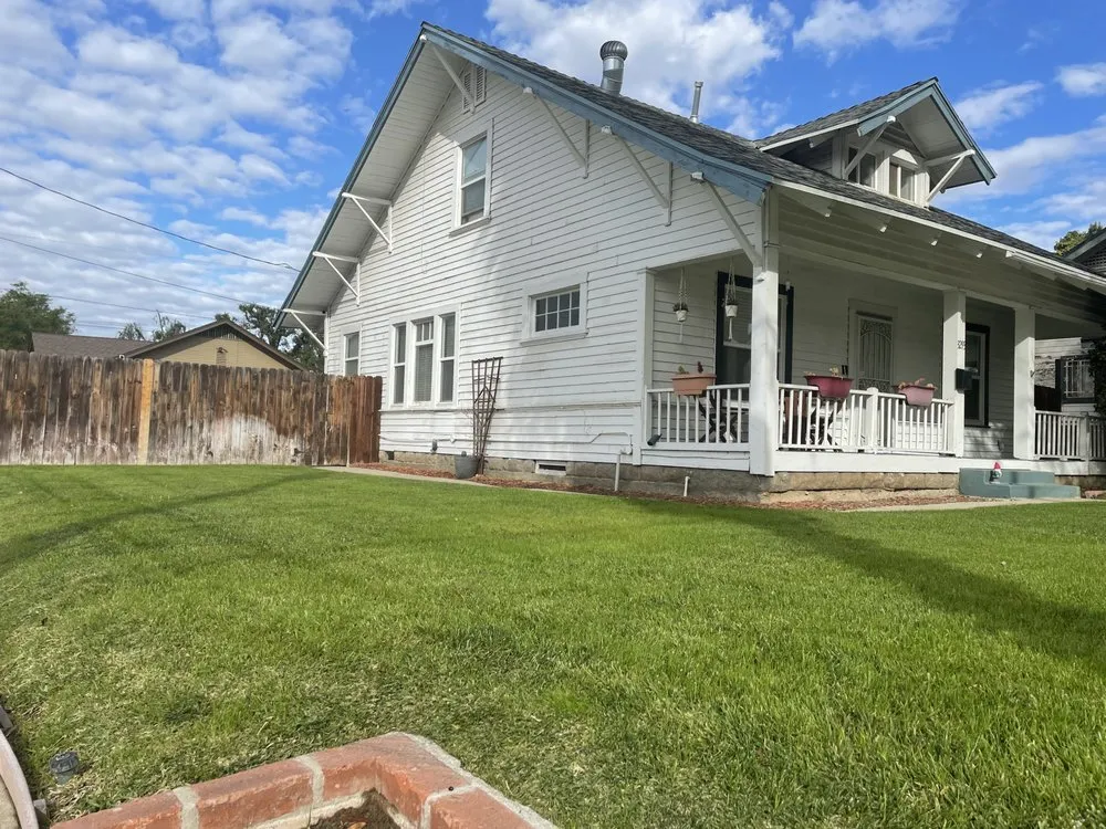 Professional yard cleanup service for beautiful yards across Redlands, CA - B&B Mowing