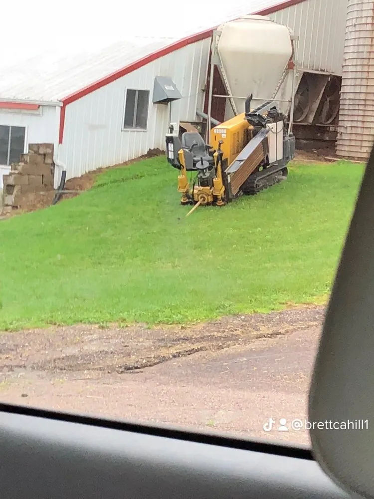 Custom outdoor landscaping in Brimfield, IL - B&B Operations