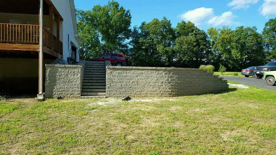 Top-rated yard maintenance experts serving Saint Ann, MO - B&B Tree and Landscapes