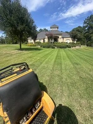 B&D Lawn Service Logo