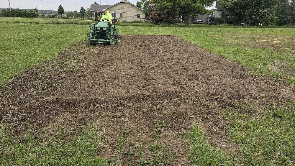 Trusted yard cleanup service for outdoor upgrades across Hutchinson, KS - B&D Services