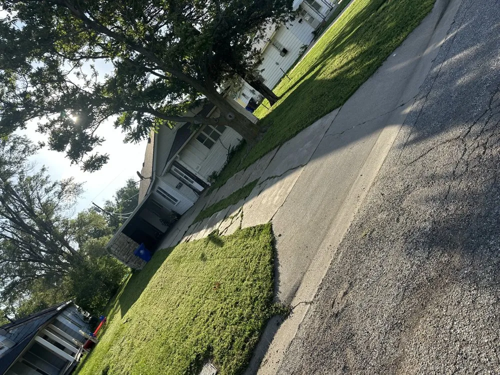 Reliable garden landscaping in Hutchinson, KS by B&D Services