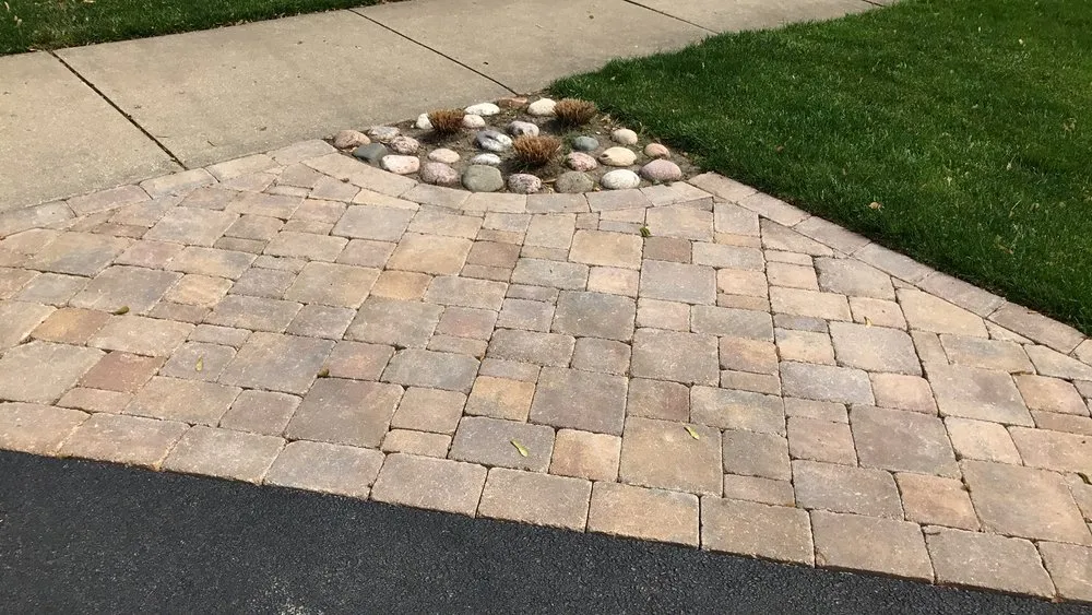 Professional lawn care service in Chicago, IL - BDM Lawnscape