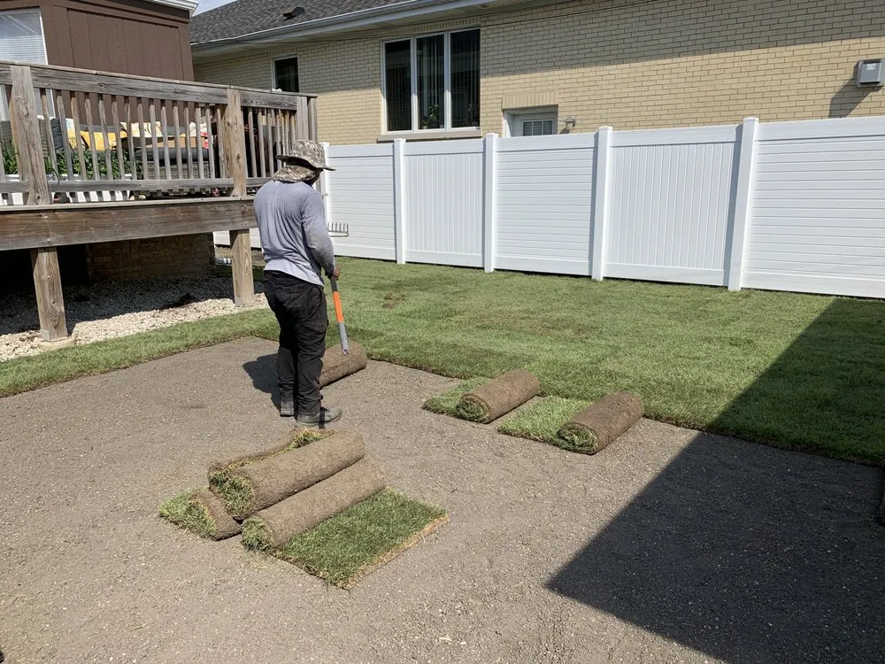 Professional lawn care service experts serving Chicago, IL - BDM Lawnscape