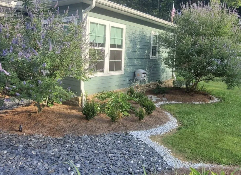 Affordable yard maintenance in Vancleave, MS - Bea-utiful Backyards