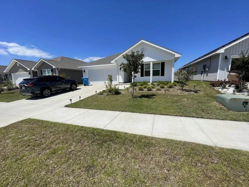 Reliable yard cleanup service in Panama City, FL by Beach Complete