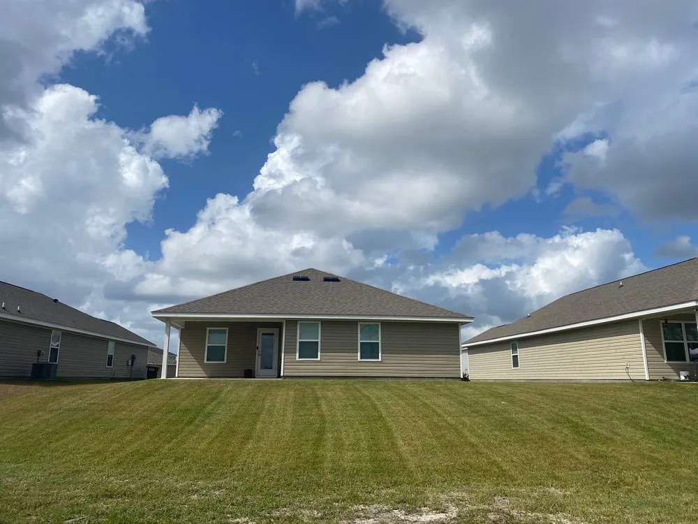 Reliable yard cleanup service experts serving Panama City, FL - Beach Complete