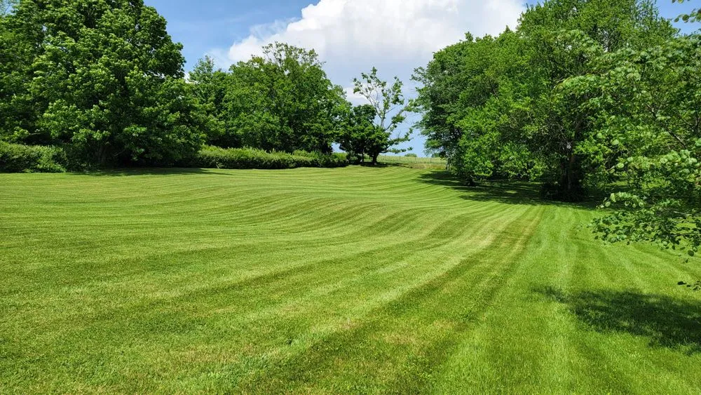 Professional garden landscaping experts serving Shelbyville, KY - Beach Landscaping & More