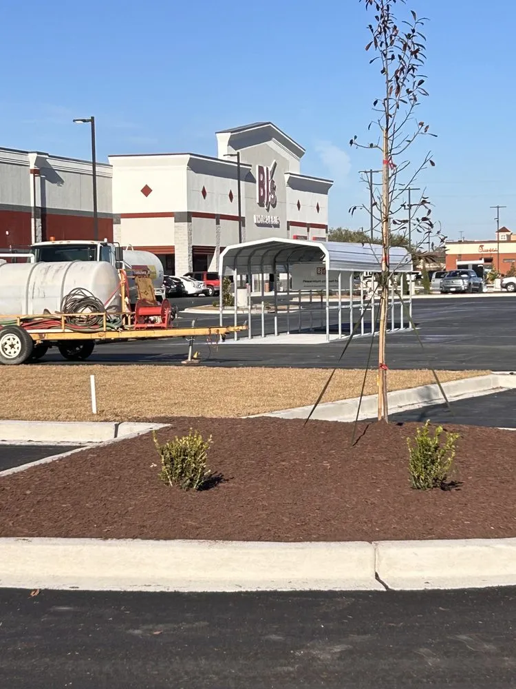 Professional residential landscaping in Galivants Ferry, SC - Beach Mulch
