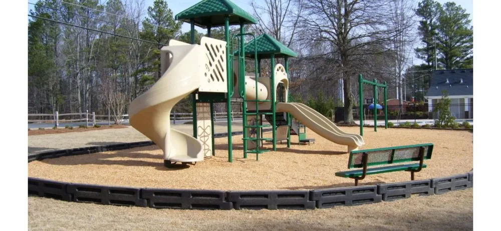 Top-rated yard cleanup service for year-round maintenance in Galivants Ferry, SC by Beach Mulch