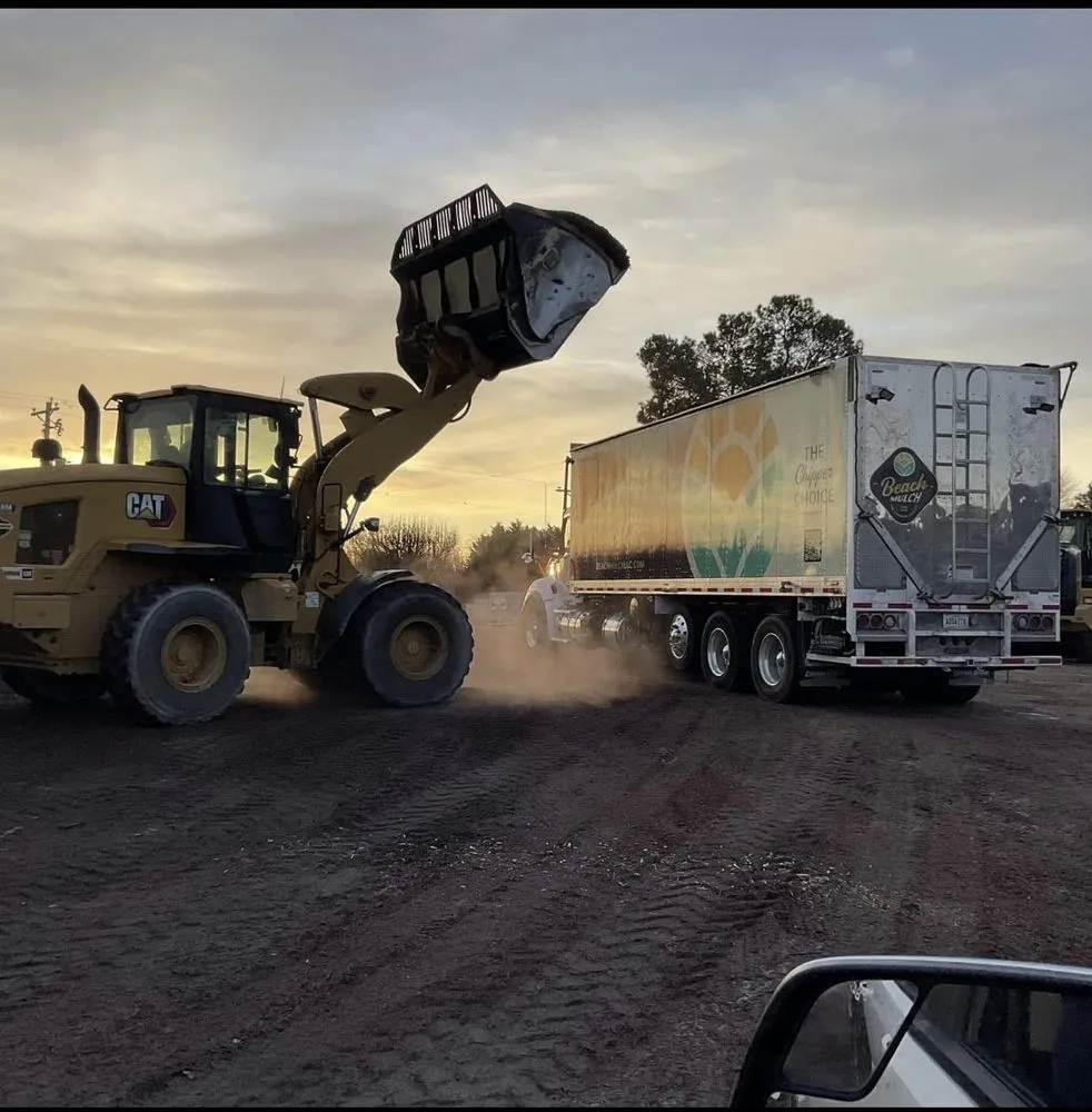 Custom yard maintenance near you across Galivants Ferry, SC - Beach Mulch