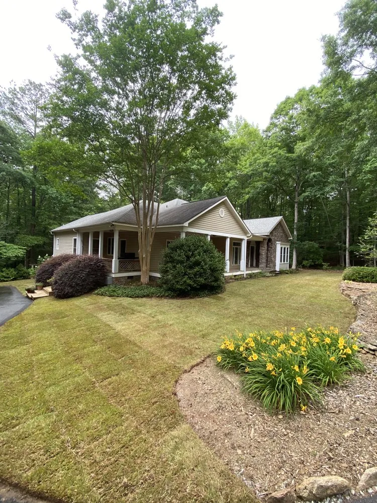 Local yard maintenance in Valley, AL - Beacon Landscaping