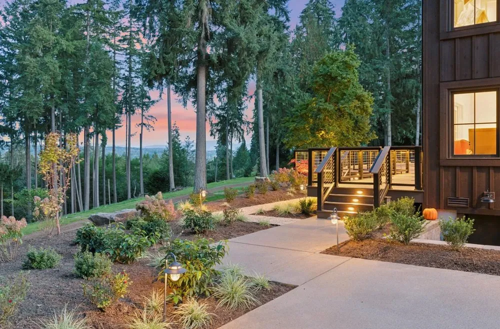 Top-rated yard maintenance in Redmond, WA by Bear Creek Landscaping & Construction