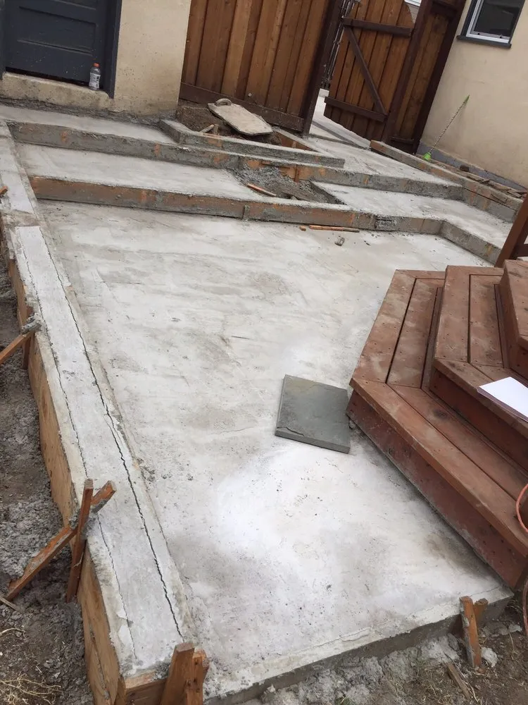 Professional garden landscaping for year-round maintenance in San Lorenzo, CA by Bear Landscape & Concrete