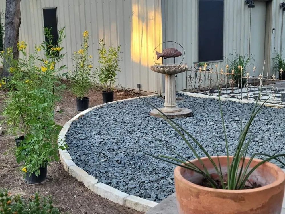 Top-rated yard maintenance experts serving Stockdale, TX - Bear Landscaping