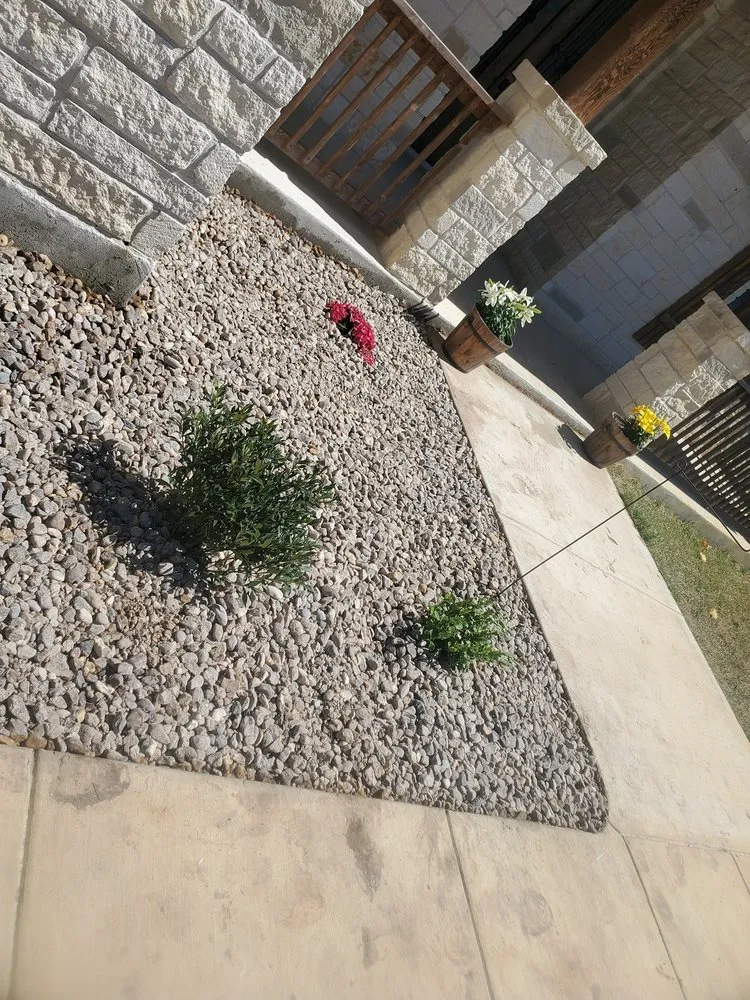 Professional landscape installation experts serving Stockdale, TX - Bear Landscaping