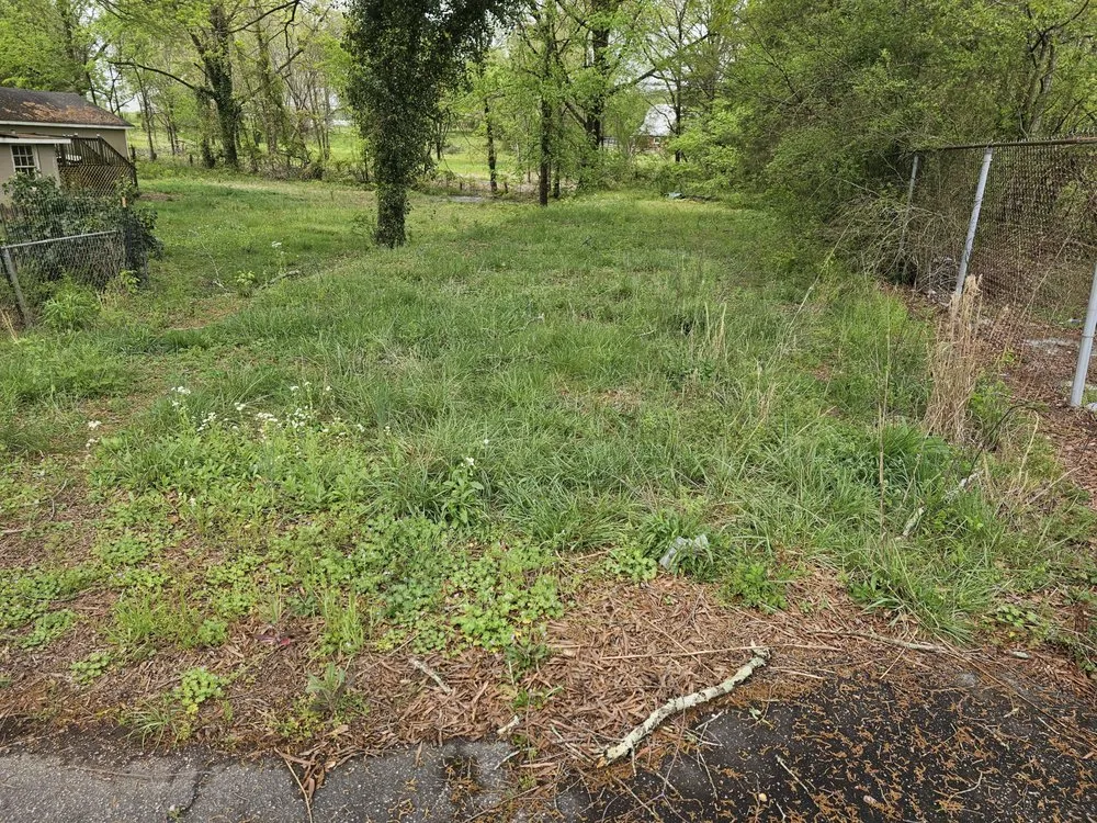 Custom lawn care service for beautiful yards in Rome, GA by Beards Lawncare