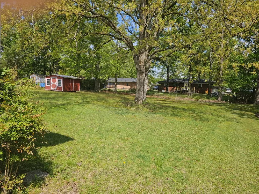 Custom garden landscaping for beautiful yards in Rome, GA by Beards Lawncare