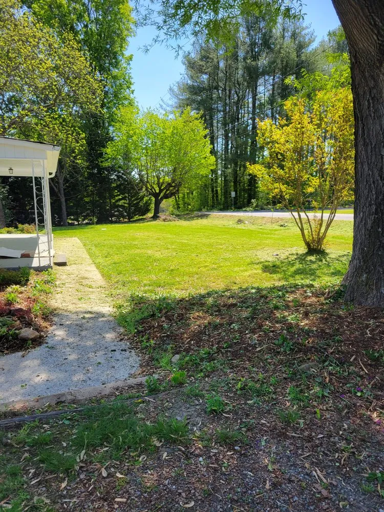 Custom yard cleanup service in Morganton, NC - Beardscapes