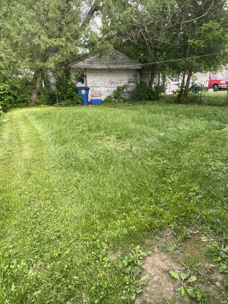 Trusted landscape installation for beautiful yards in Dayton, OH by Bears Handyman Service