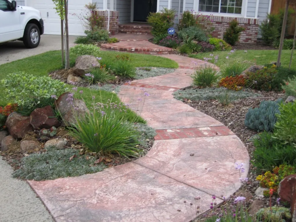 Custom landscape installation experts serving Brentwood, CA - Bearscapes Nursery & Landscape